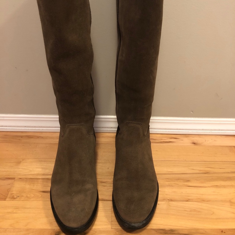 La Canadienne Suede Boots
